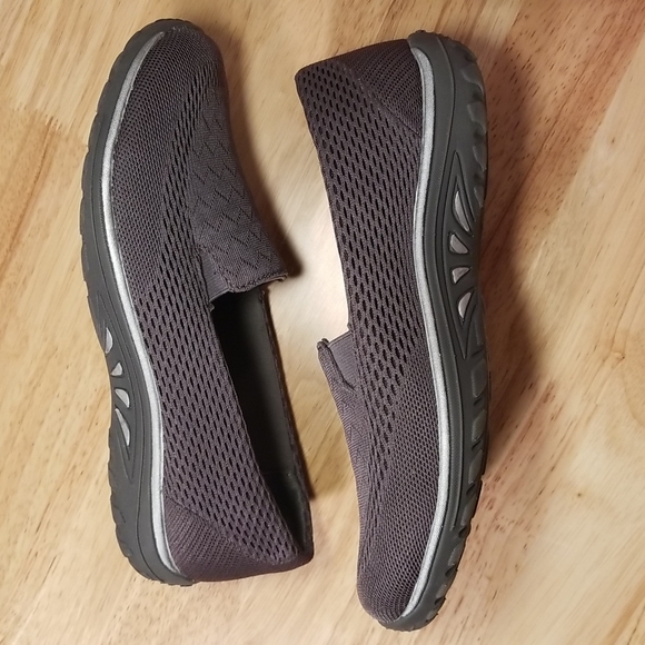 Skechers Relaxed Fit slip-ons with air-cooled memory foam. - Picture 5 of 9
